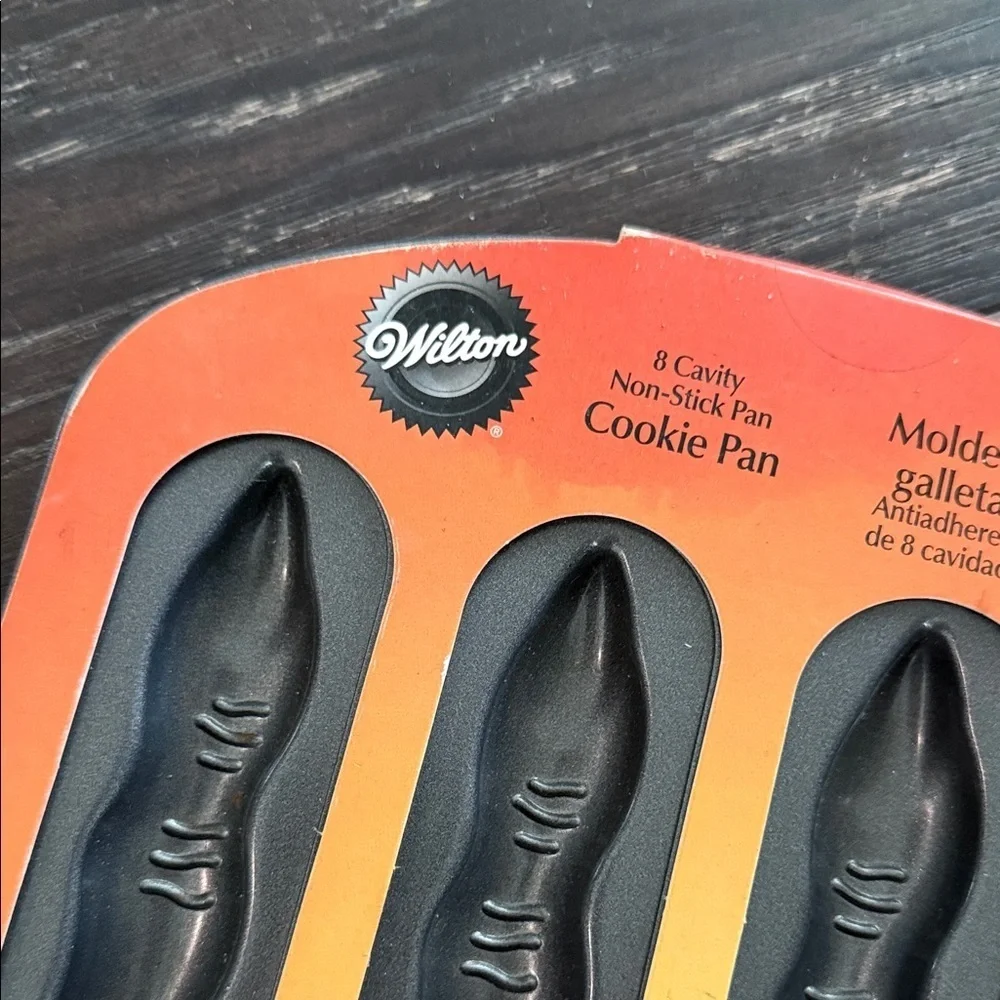 Wilton bake spooky